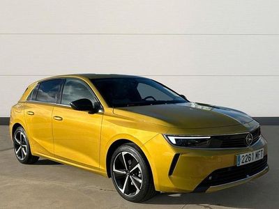 Usado Opel Astra Elegance 130 CV (95 kW) 2023 Amarillo Berlina