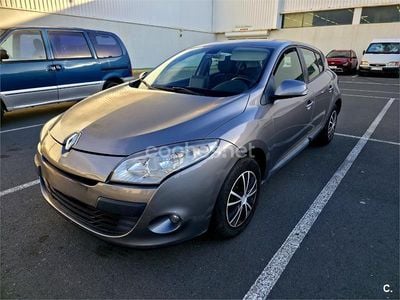 Usado Renault Mégane Expression 85 CV (62 kW) 2009 Gris / plata Berlina