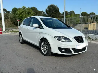 Usado Seat Altea Ecomotive 105 HP (77 kW) 2010 Branco Monovolume