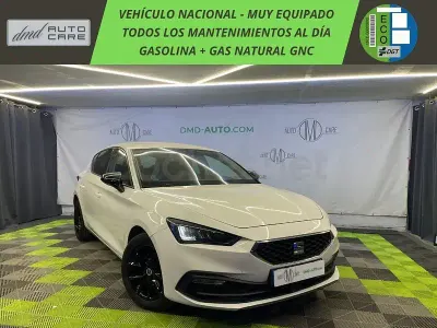 Usado Seat Leon Style 130 CV (95 kW) 2021 Blanco Berlina