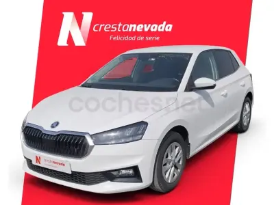 Usado Skoda Fabia Selection 95 CV (69 kW) 2024 Blanco Utilitario