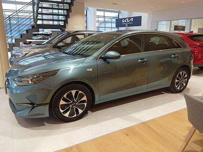 Usado Kia Ceed 101 CV (74 kW) 2025 Verde Utilitario