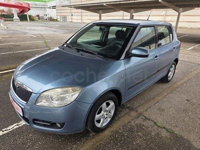 Usado Skoda Fabia 60 CV (44 kW) 2009 Azul Berlina