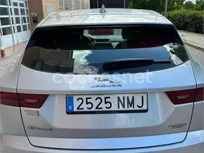 Usado Jaguar E-Pace R-Dynamic 249 CV (183 kW) 2018 Gris / plata SUV
