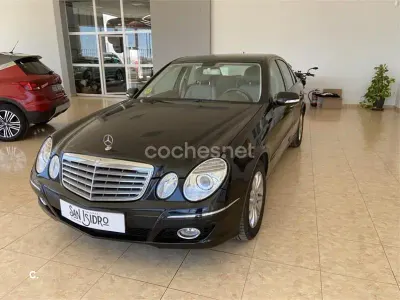 Usado Mercedes E280 Classic 190 CV (139 kW) 2006 Negro Berlina