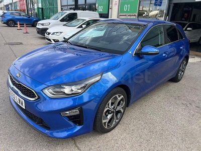 Usado Kia Ceed 136 CV (100 kW) 2022 Azul Utilitario