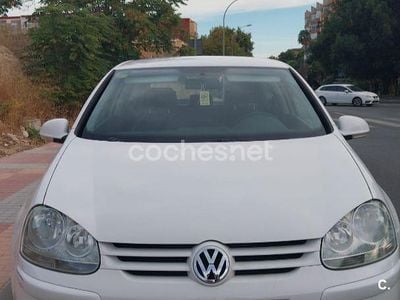 Blanco Usado 2005 VW Golf IV Conceptline Berlina | 4000 € (Un poco caro)