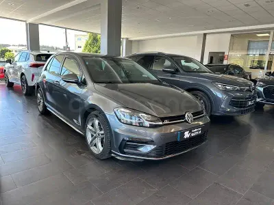 Usado VW Golf VII Sport 115 CV (84 kW) 2019 Gris / plata Berlina