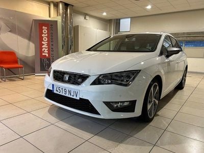Usado Seat Leon FR 150 CV (110 kW) 2015 Blanco Familiar