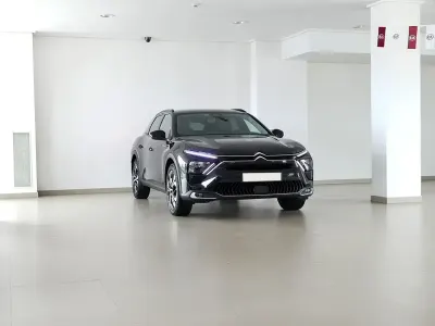 Usado Citroën C5 X Shine 225 HP (165 kW) 2022 Preto Carrinha