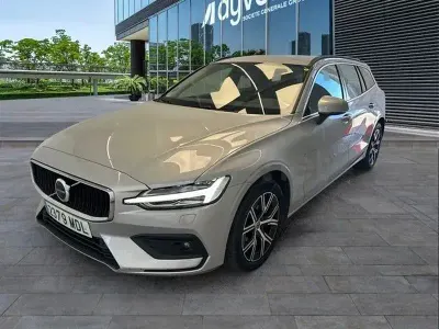 Usado Volvo V60 Core 197 CV (144 kW) 2023 Gris Familiar