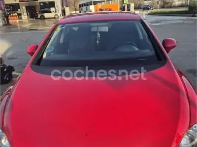 Usado Seat Leon I-Tech 105 CV (77 kW) 2012 Rojo Berlina