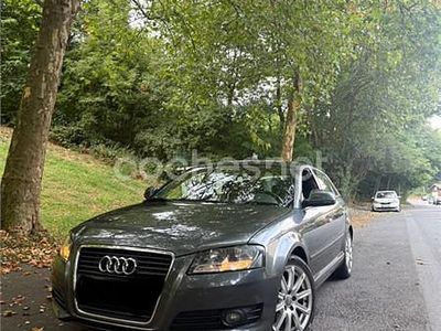 Usado Audi A3 Ambition 105 CV (77 kW) 2010 Gris / plata Berlina