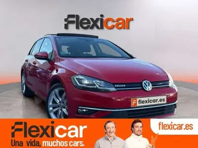 Usado VW Golf VII Sport 131 CV (96 kW) 2019 Rojo Utilitario