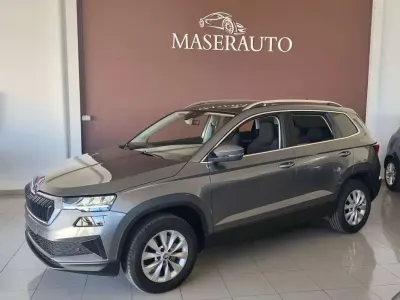 Usado Skoda Karoq Ambition 116 CV (85 kW) 2023 Gris SUV