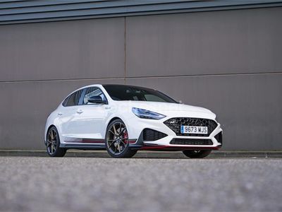Usado Hyundai i30 280 CV (205 kW) 2023 Blanco Berlina