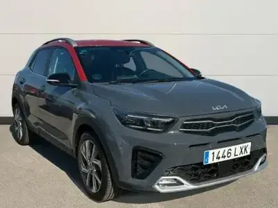 Usado Kia Stonic GT-Line 120 CV (88 kW) 2022 Gris SUV
