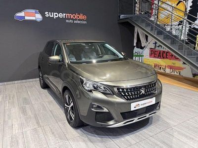 Usado Peugeot 3008 Active 130 CV (95 kW) 2019 Gris / plata SUV