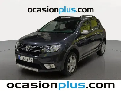 Usado Dacia Sandero Comfort 90 CV (66 kW) 2019 Gris Utilitario