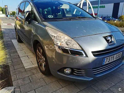 Usado Peugeot 5008 Sport 110 CV (80 kW) 2009 Azul Monovolumen
