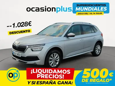 Usado Skoda Kamiq Ambition 110 CV (80 kW) 2022 Gris SUV
