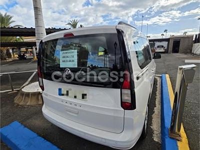 Usado VW Caddy 102 CV (75 kW) 2021 Blanco Monovolumen