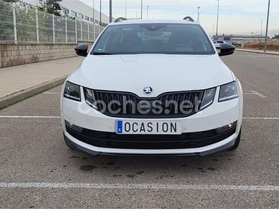 Blanco Usado 2020 Skoda Octavia Sport Familiar | 16.900 € (Buen precio)