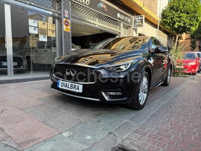 Infiniti Q30
