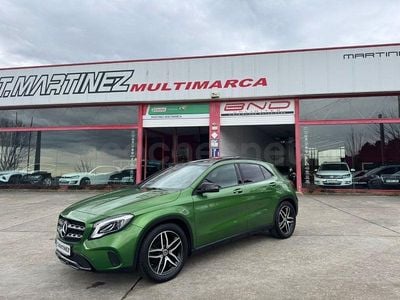 Usado Mercedes GLA180 122 CV (89 kW) 2018 Verde SUV