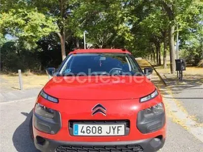 Usado Citroën C4 Feel 82 CV (60 kW) 2017 Rojo Berlina