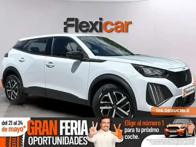 Usado Peugeot 2008 Active 102 CV (75 kW) 2023 Blanco SUV