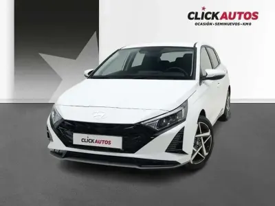 Usado Hyundai i20 101 CV (74 kW) 2025 Blanco Utilitario