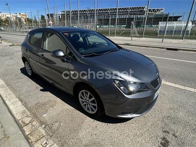 Usado Seat Ibiza CONNECT 105 CV (77 kW) 2016 Gris / plata Berlina