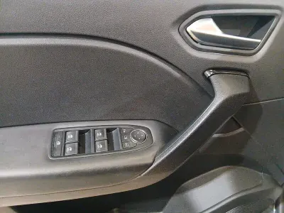 Usado Renault Captur Evolution 100 CV (73 kW) 2024 Azul SUV