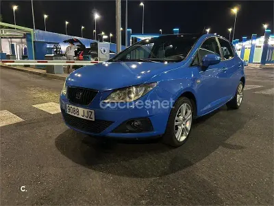 Usado Seat Ibiza Reference 80 CV (58 kW) 2009 Azul Berlina