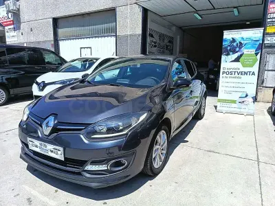 Usado Renault Mégane III LIMITED 115 CV (84 kW) 2014 Negro Berlina