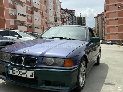Begagnad BMW 316 102 HK (75 kW) 1994 Blå Sedan