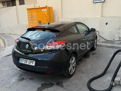 Usado Renault Mégane III Expression 105 CV (77 kW) 2009 Negro Berlina