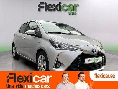 Usado Toyota Yaris Hybrid Active 100 CV (73 kW) 2019 Gris