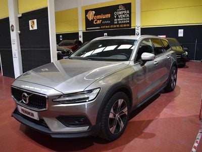 Beige Usado 2019 Volvo V60 CC Momentum Familiar | 18.290 € (Precio justo)