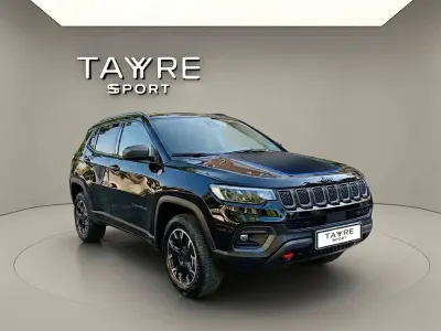 Usado Jeep Compass Trailhawk 241 CV (177 kW) 2022 Negro SUV