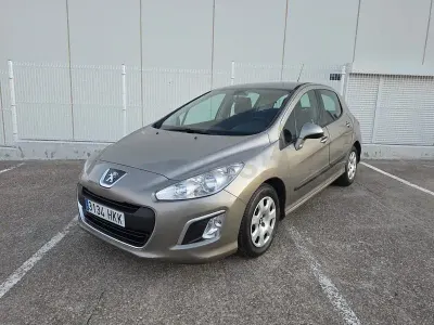 Usado Peugeot 308 Active 112 CV (82 kW) 2012 Beige Berlina