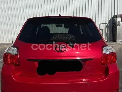 Usado Toyota Auris 126 CV (92 kW) 2010 Rojo Utilitario