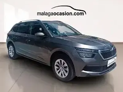 Usado Skoda Kamiq Ambition 110 CV (80 kW) 2023 Gris SUV