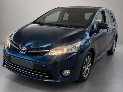Usado Toyota Verso Business Edition 112 CV (82 kW) 2017 Azul Monovolumen