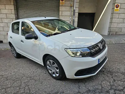 Usado Dacia Sandero Lauréate 73 CV (53 kW) 2017 Blanco Berlina