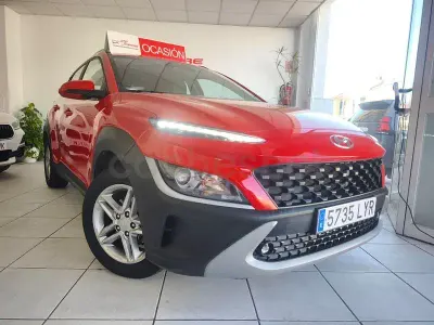 Usado Hyundai Kona 120 HP (88 kW) 2022 Vermelho SUV