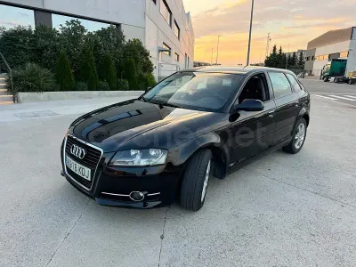 Usado Audi A3 Attraction 140 CV (102 kW) 2012 Negro Utilitario
