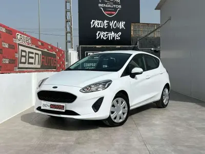 Usado Ford Fiesta Trend 75 CV (55 kW) 2020 Blanco Utilitario