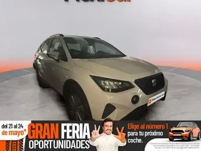 Usado Seat Arona Style 110 CV (80 kW) 2021 Blanco SUV